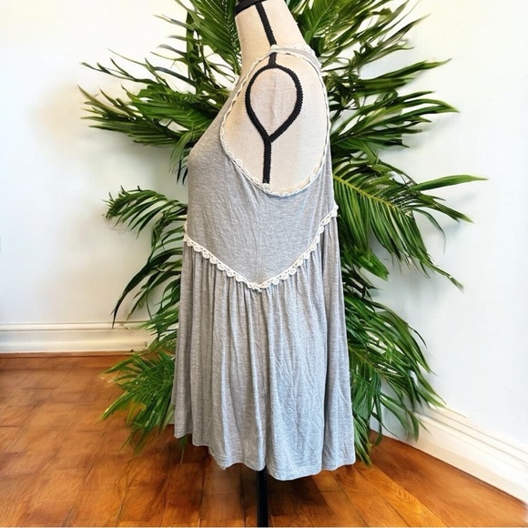 POL Gray Sleeveless Babydoll Tunic Top with Crochet Trim – Size M - Picture 5 of 11